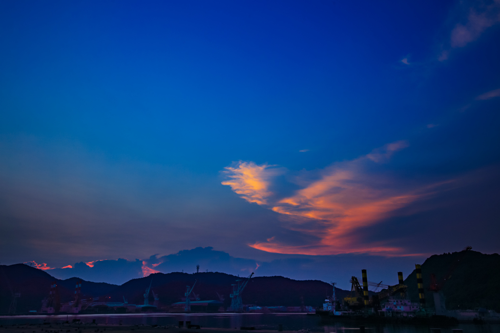 夕焼け小焼けで７月終わる