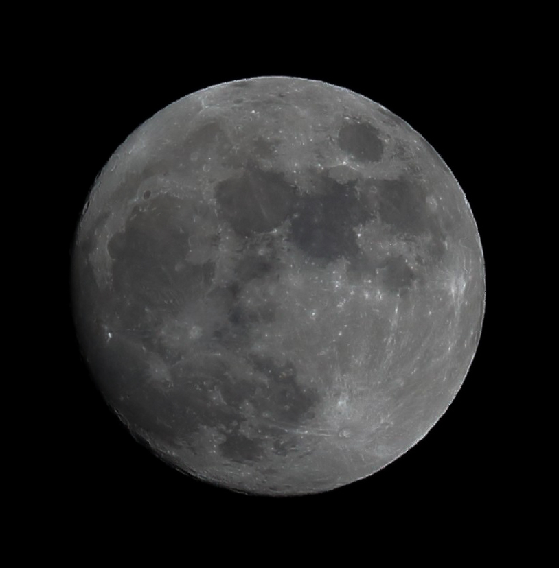 満月前夜2014_Dec5　久々にカメラレンズにて…