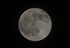 今年４回目の満月は朧月