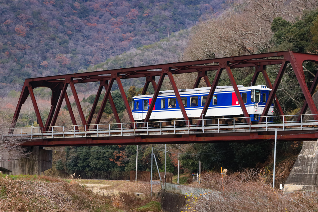 鉄橋だ 鉄橋だ 楽しいな ♪