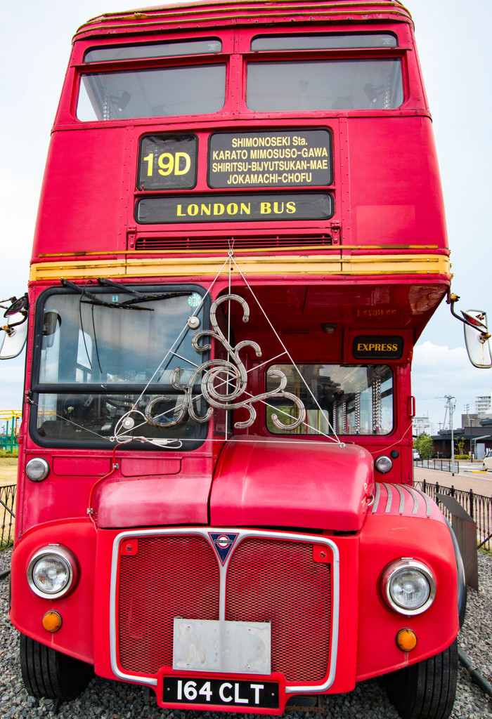 LONDON BUS