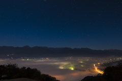 天に星　地に雲