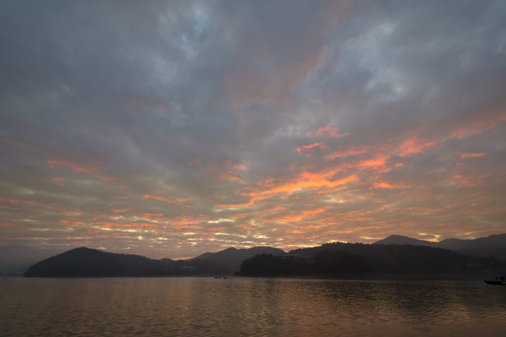 雲燃える
