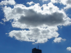 雲まとまる