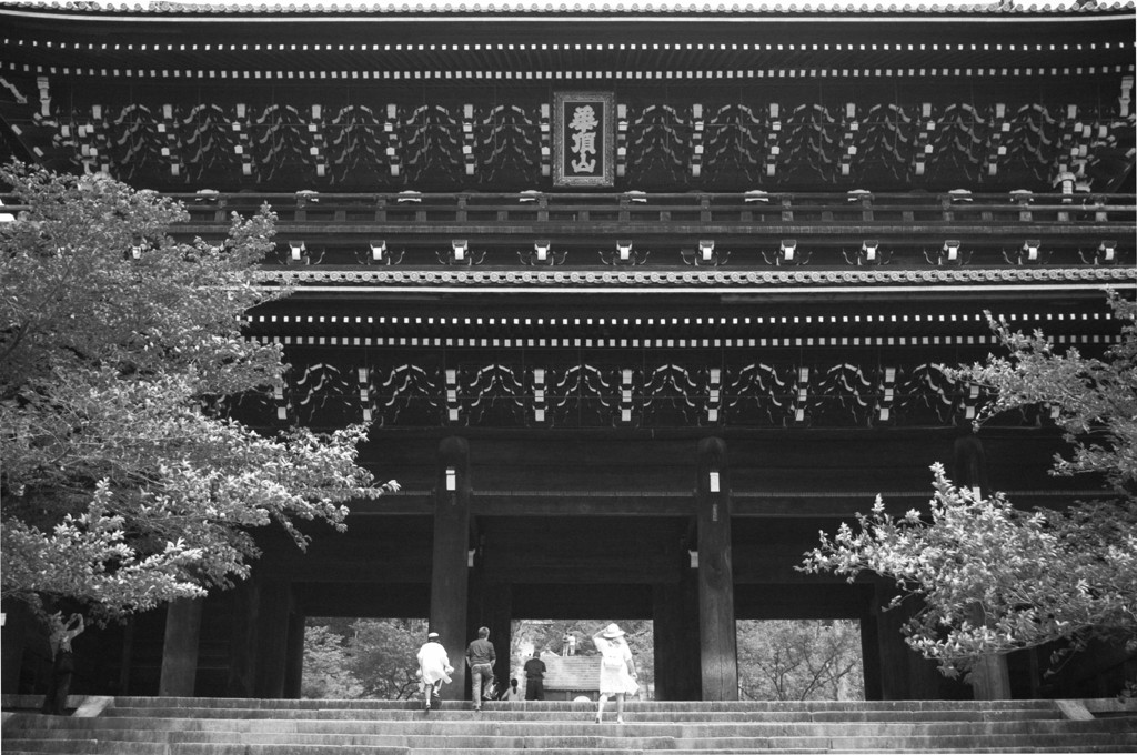 monochrome kyoto