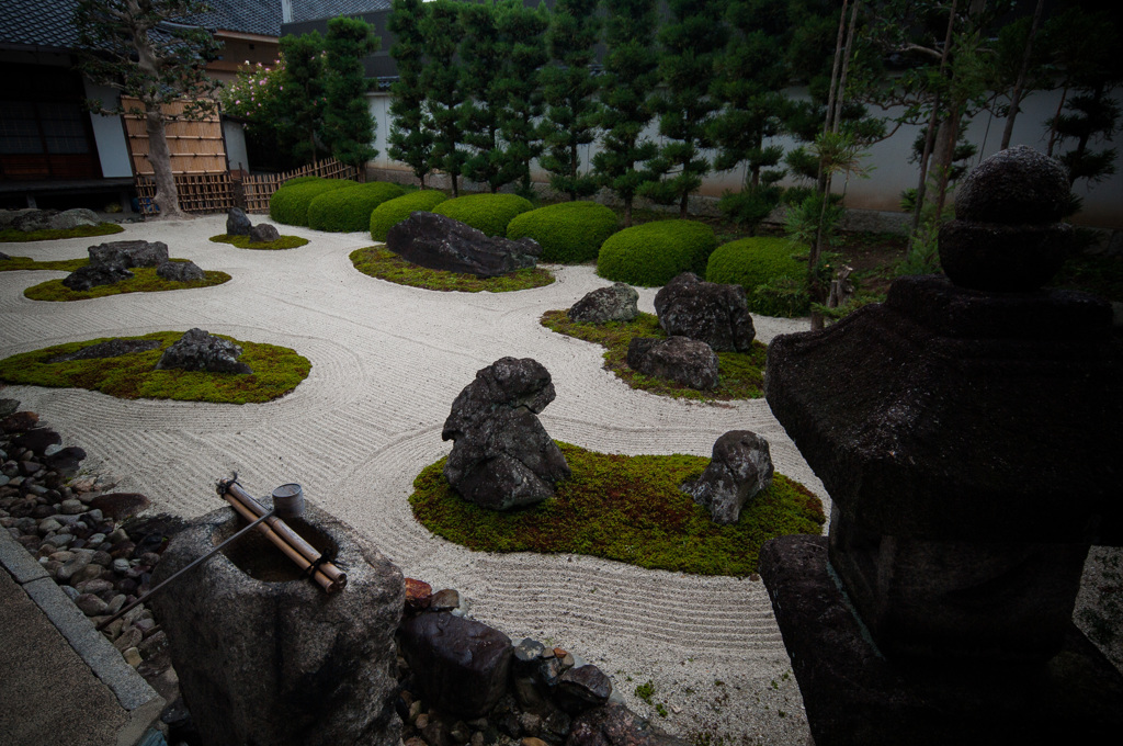 十六羅漢の石庭