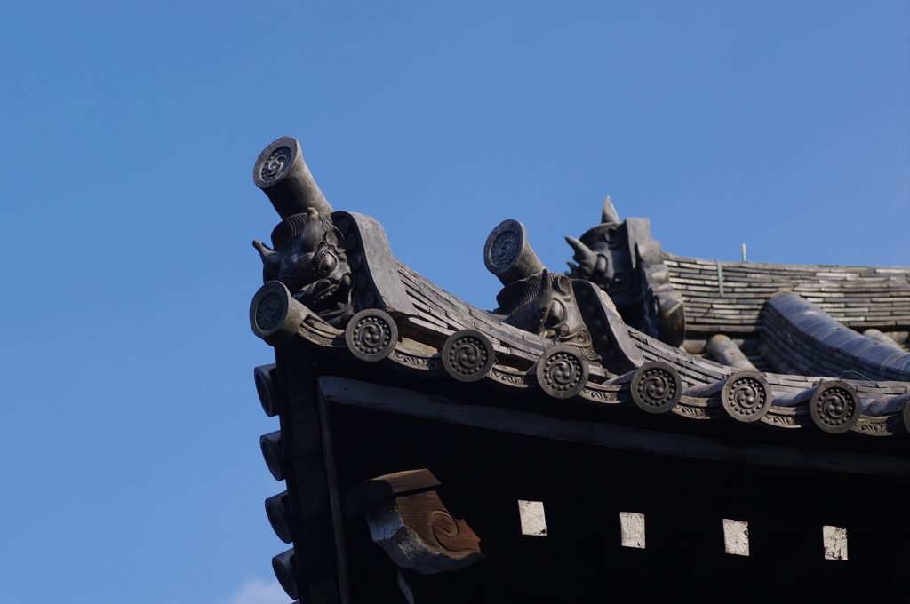 屋根の三連星