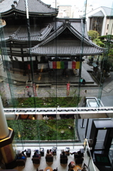 ガラス越しの世界