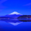 夜明けの富士山