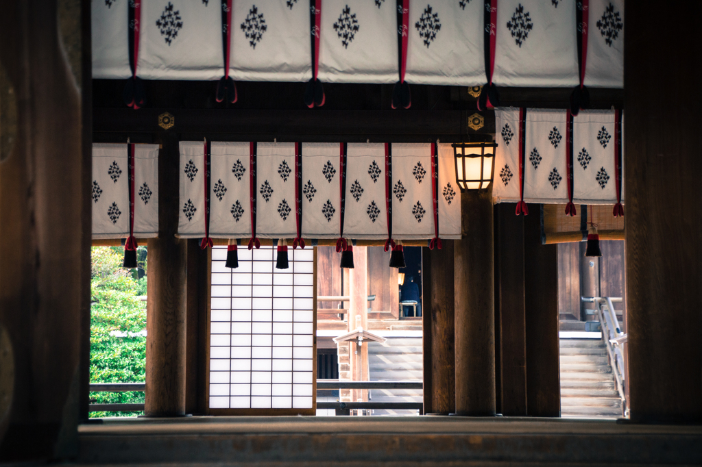 祀る社