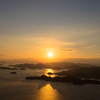 照らされる島