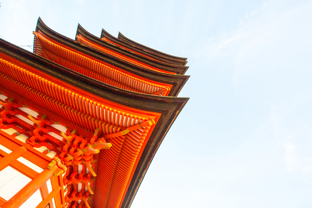 朱色の塔