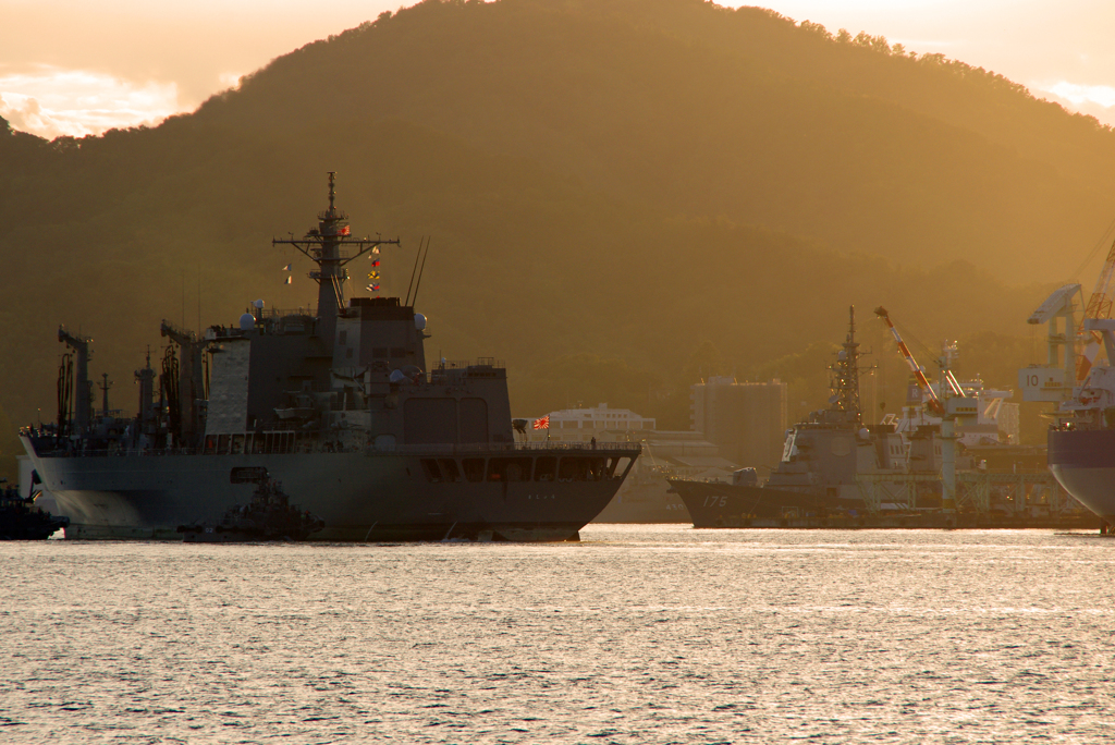 補給艦　ましゅら