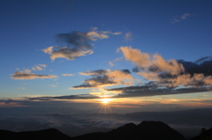 燕山荘の朝日