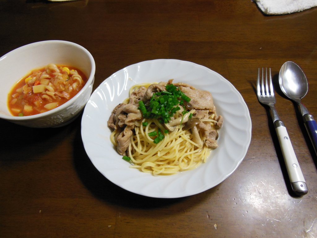 クリームパスタ　ミネストローネ