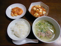 麻婆豆腐　エビチリ　肉団子のスープ