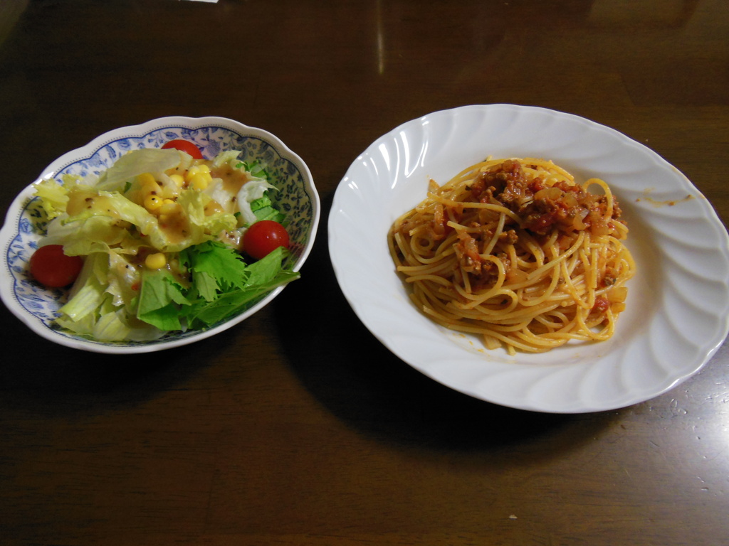 トマトソースのパスタ