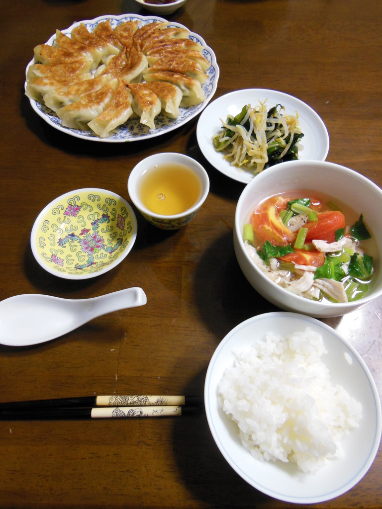 ギョウザ　中華スープ　中華風酢の物