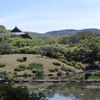 奈良依水園　東大寺大仏殿と若草山を望む