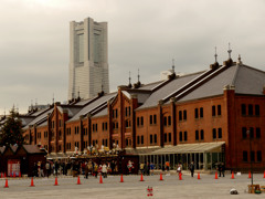 赤レンガ倉庫と横浜ランドマークタワー