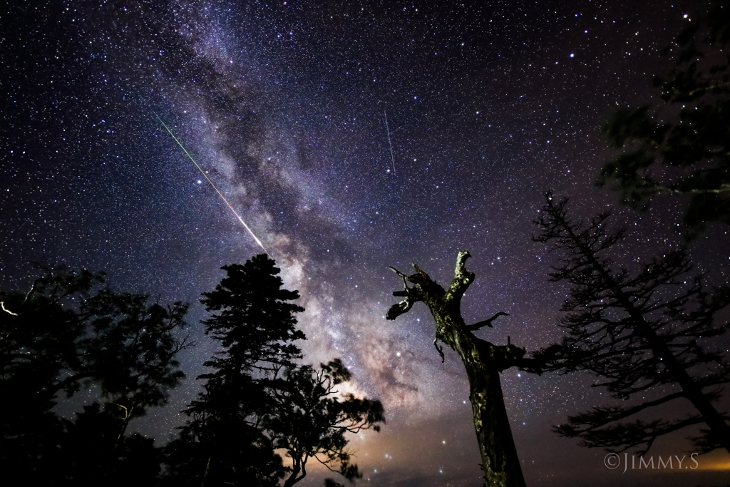 天の川と流星