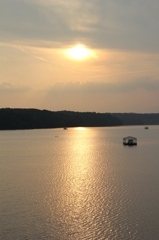 多摩湖の夕日