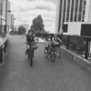 20170606 仲良し三人 陸橋を下る