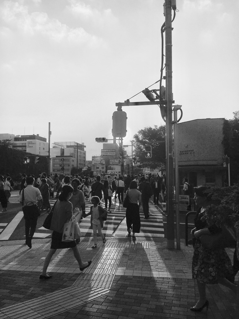 20170615 夕方駅前交差点ガヤガヤ