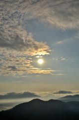 雲と朝日と雲と