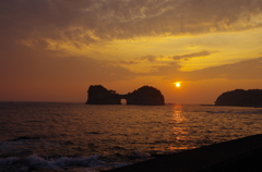 白浜　円月島の夕日②