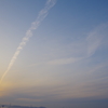 瀬戸大橋と飛行機雲
