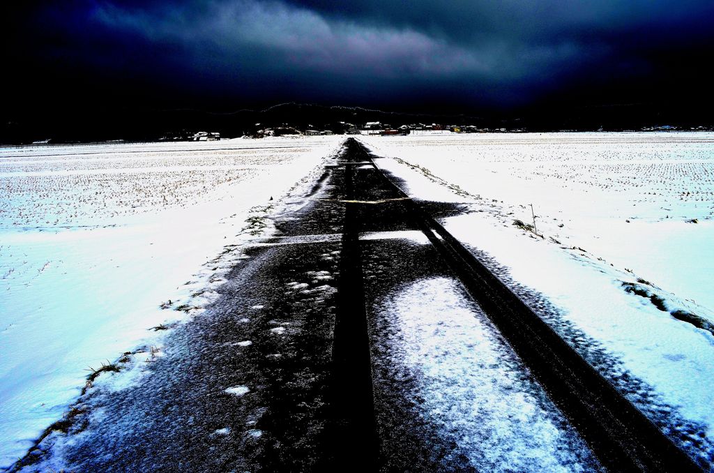 闇の先には｡｡｡