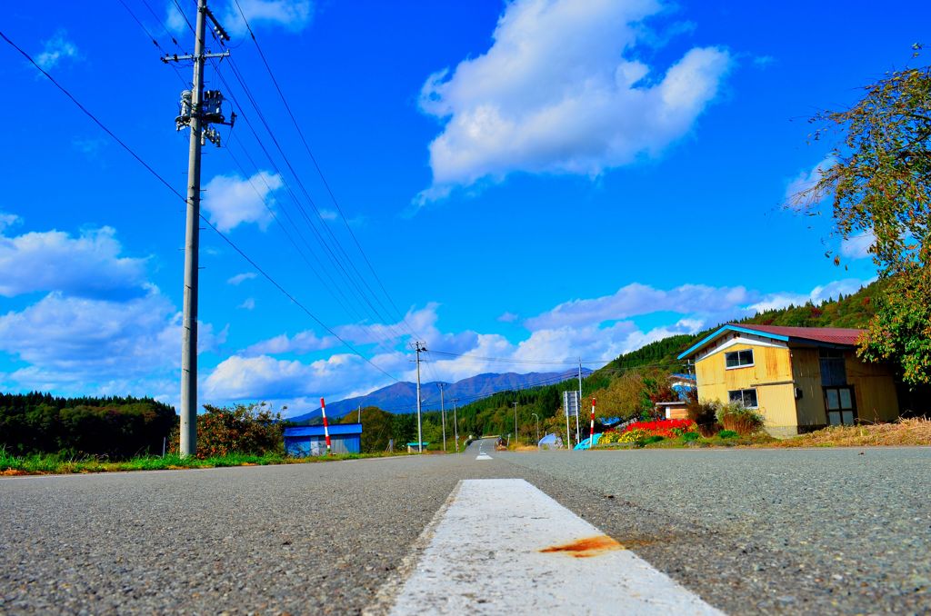 青空へ続く道