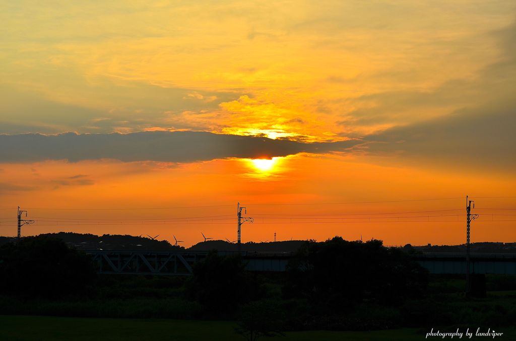 Color the cloud into orange...