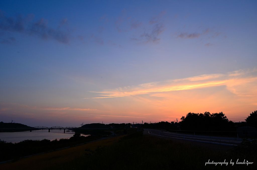 The extremely common sunset sky