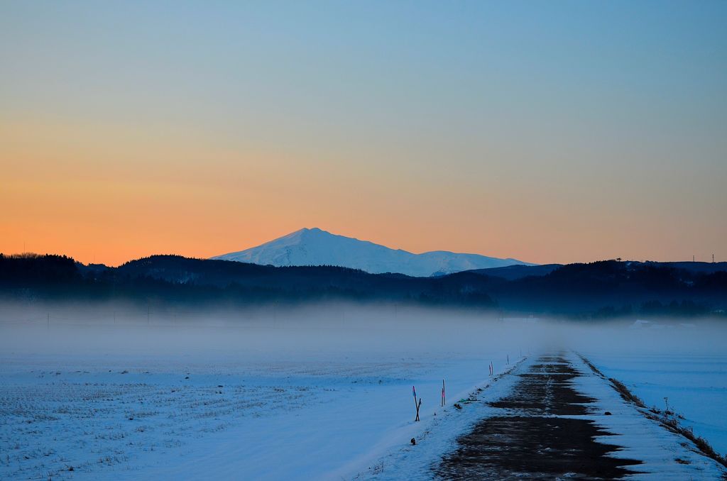 Mountain Chokai of the misty other side 