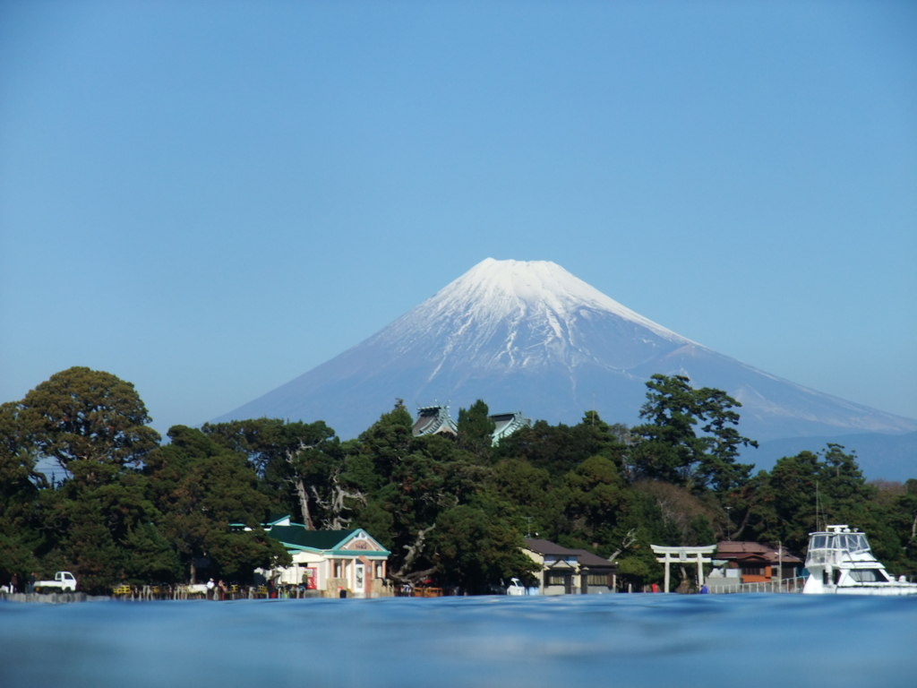 海からの富士山