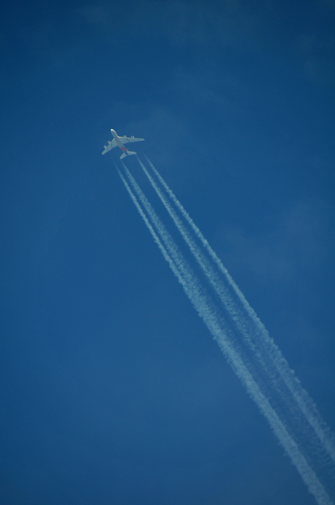 contrail A380-1
