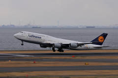 Take Off 747-8