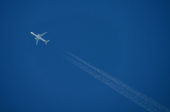 contrail boeing777