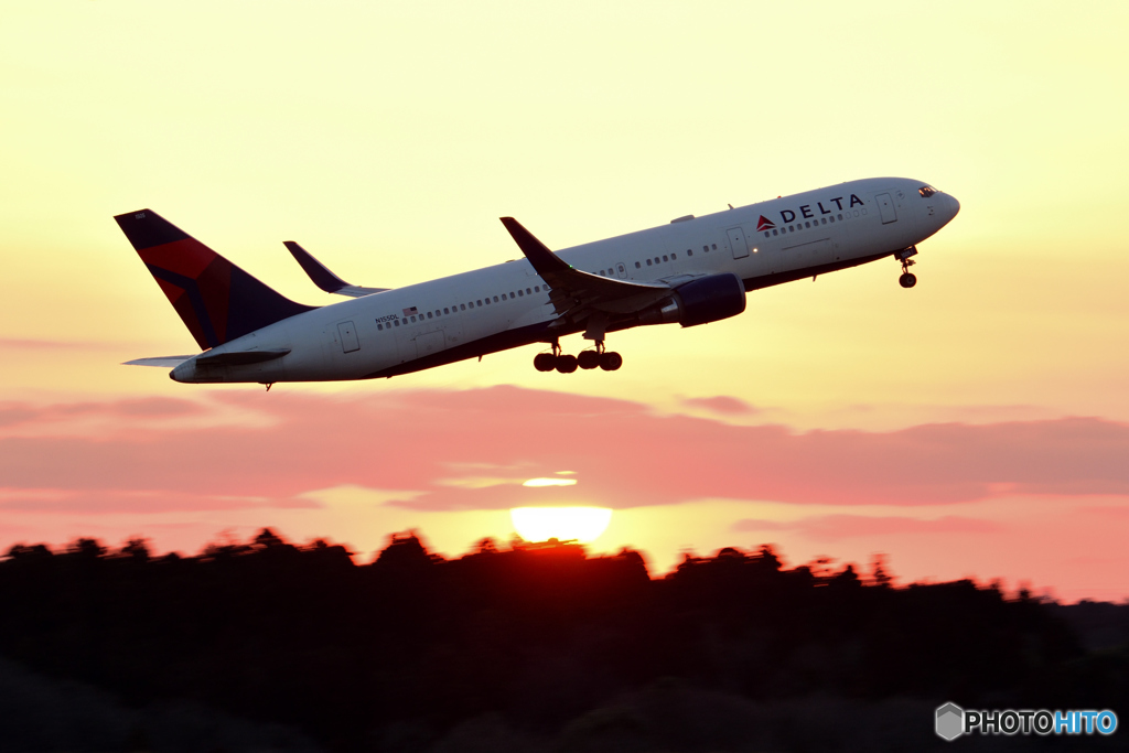 Sunset Delta767