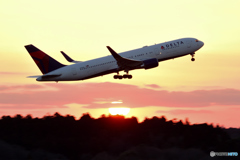 Sunset Delta767