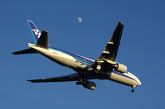 ANA　B777&Moon