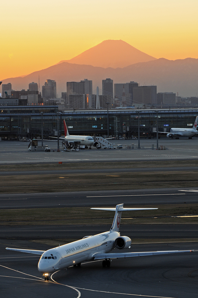 羽田空港MD90