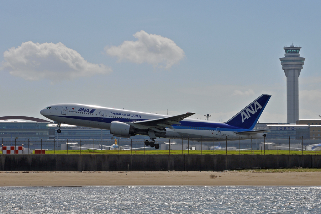 エアボーンANA777_JA707A