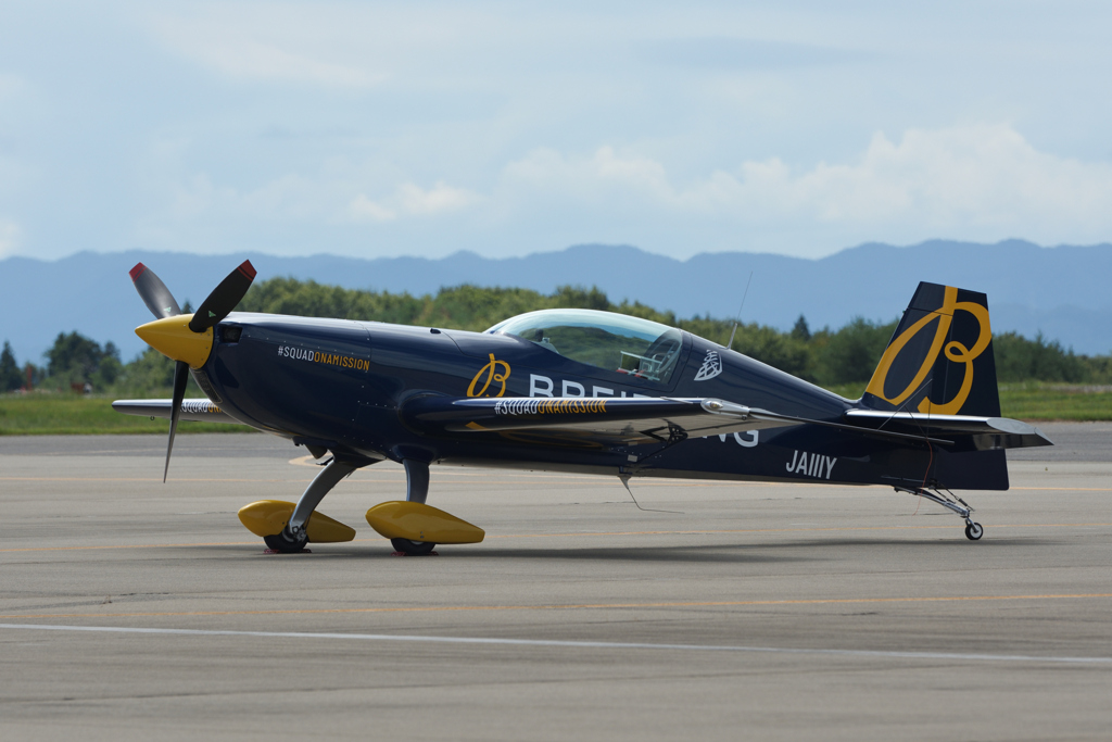 Extra EA-300