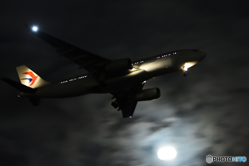 夜を切り裂く