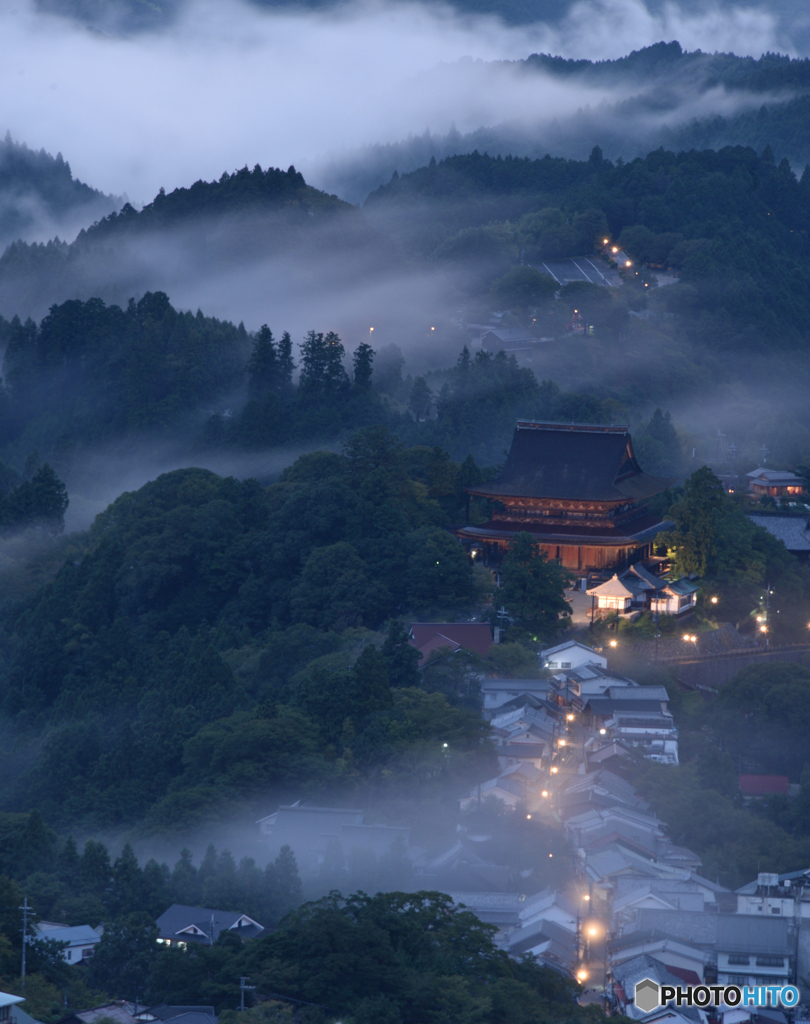 霊山の灯り