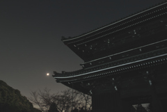 格調高雅　根来寺