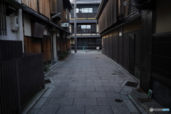 朝の祇園小路 -4